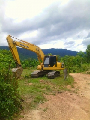 ขายโคมัสสุ 200-8  หมื่นกว่าชั่วโมงต้นๆ เช็คศูนย์ตลอด เอกสารทุกครบถูกต้องตามกฏหมาย ทุกอย่างสวย