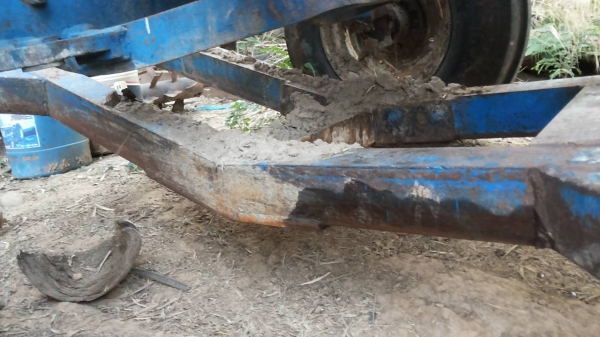 ***ขายแล้วครับขอบคุณ Truck2hand ขายรถไถเพลาเดียว FORD 6610 เสื้อลาย ปั้มกลม เครื่องเดิมเกียร์เดิม แห้งดี แรงดี เกียร์ไม่หลุดไม่หอน ปั้มดีไม่เยิ้มแรง ช่วงล่างแน่น ไม่มีส่าย คานดีไม่มีปะ ท้ายสวย ระบบไฮฯใช้งานปกติ ไม่แตกไม่ร้าว ยกหางดีไม่ตก หลังคาไม่ขาด ยางด ***ขายแล้วครับขอบคุณ Truck2hand ขายรถไถเพลาเดียว FORD 6610 เสื้อลาย ปั้มกลม เครื่องเดิมเกียร์เดิม แห้งดี แรงดี เกียร์ไม่หลุดไม่หอน ปั้มดีไม่เยิ้มแรง ช่วงล่างแน่น ไม่มีส่าย คานดีไม่มีปะ ท้ายสวย ระบบไฮฯใช้งานปกติ ไม่แตกไม่ร้าว ยกหางดีไม่ตก หลังคาไม่ขาด ยางด