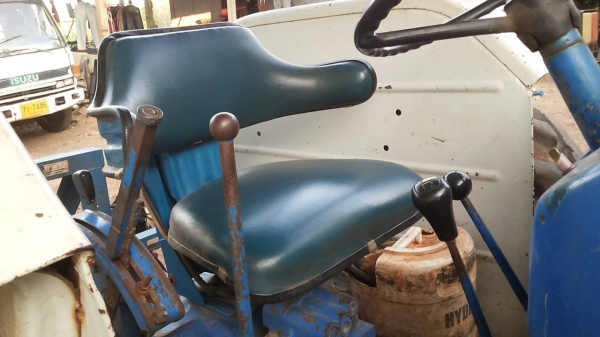 ***ขายแล้วครับขอบคุณ Truck2hand ขายรถไถเพลาเดียว FORD 6610 เสื้อลาย ปั้มกลม เครื่องเดิมเกียร์เดิม แห้งดี แรงดี เกียร์ไม่หลุดไม่หอน ปั้มดีไม่เยิ้มแรง ช่วงล่างแน่น ไม่มีส่าย คานดีไม่มีปะ ท้ายสวย ระบบไฮฯใช้งานปกติ ไม่แตกไม่ร้าว ยกหางดีไม่ตก หลังคาไม่ขาด ยางด ***ขายแล้วครับขอบคุณ Truck2hand ขายรถไถเพลาเดียว FORD 6610 เสื้อลาย ปั้มกลม เครื่องเดิมเกียร์เดิม แห้งดี แรงดี เกียร์ไม่หลุดไม่หอน ปั้มดีไม่เยิ้มแรง ช่วงล่างแน่น ไม่มีส่าย คานดีไม่มีปะ ท้ายสวย ระบบไฮฯใช้งานปกติ ไม่แตกไม่ร้าว ยกหางดีไม่ตก หลังคาไม่ขาด ยางด