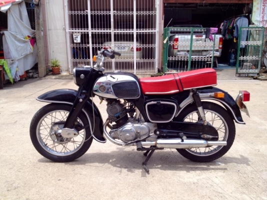 ขาย หมูเบาะแดง c92 เครื่องดีมากๆ สตาร์ทมือ ระบบไฟ ออกหมด ขายถูกๆ รับหน้า ออกทริป มีเล่ม ขาย 39000 ติดต่อ 0811160919