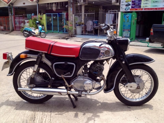 ขาย หมูเบาะแดง c92 เครื่องดีมากๆ สตาร์ทมือ ระบบไฟ ออกหมด ขายถูกๆ รับหน้า ออกทริป มีเล่ม ขาย 39000 ติดต่อ 0811160919