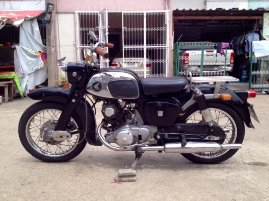 ขายc92 เครื่องแน่นๆ สตาทร์มือ ของเดิมๆ แท้ๆ ยกเว้นท่อ กับก๊อก มีเล่มส้มให้ ขาย 43000 ติดต่อ 0811160919