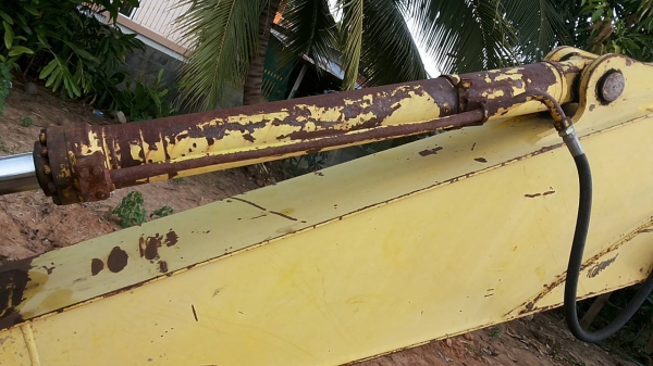 ***ขายแล้วครับขอบคุณ Truck2hand ขายแบคโฮราคาถูก KOBELCO MARK3 SK200 Sr.16085 เก๋งเทาแท้ เครื่องเดิมปั้มเดิม เครื่องดีแน่นดี แรงดี ไฟฟ้าตัด แอร์ไม่มี เอวแน่นตึ๊บ ไม่มีแตก ช่วงล่างใหญ่ โซ่หนาใหญ่ 43ข้อ แคเรียใหม่ สป็อคเก็ตใหม่ ล้อนำดี โรลเลอร์หลวม แต่ไม่แตก