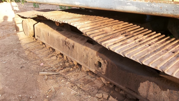 ***ขายแล้วครับขอบคุณ Truck2hand ขายแบคโฮราคาถูก KOBELCO MARK3 SK200 Sr.16085 เก๋งเทาแท้ เครื่องเดิมปั้มเดิม เครื่องดีแน่นดี แรงดี ไฟฟ้าตัด แอร์ไม่มี เอวแน่นตึ๊บ ไม่มีแตก ช่วงล่างใหญ่ โซ่หนาใหญ่ 43ข้อ แคเรียใหม่ สป็อคเก็ตใหม่ ล้อนำดี โรลเลอร์หลวม แต่ไม่แตก