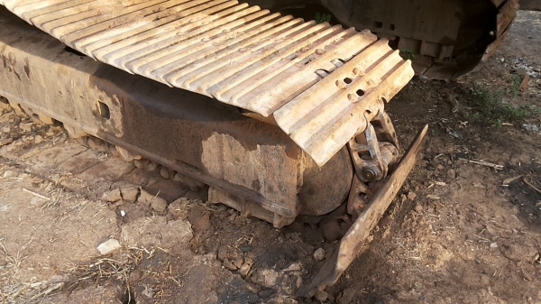 ***ขายแล้วครับขอบคุณ Truck2hand ขายแบคโฮราคาถูก KOBELCO MARK3 SK200 Sr.16085 เก๋งเทาแท้ เครื่องเดิมปั้มเดิม เครื่องดีแน่นดี แรงดี ไฟฟ้าตัด แอร์ไม่มี เอวแน่นตึ๊บ ไม่มีแตก ช่วงล่างใหญ่ โซ่หนาใหญ่ 43ข้อ แคเรียใหม่ สป็อคเก็ตใหม่ ล้อนำดี โรลเลอร์หลวม แต่ไม่แตก