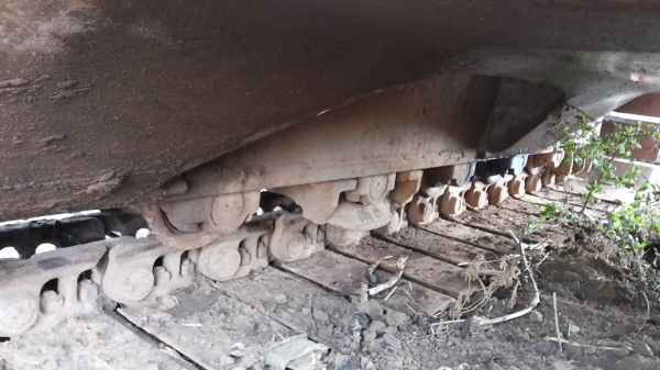 ***ขายแล้วครับขอบคุณ Truck2hand ขายแบคโฮราคาถูก KOBELCO MARK3 SK200 Sr.16085 เก๋งเทาแท้ เครื่องเดิมปั้มเดิม เครื่องดีแน่นดี แรงดี ไฟฟ้าตัด แอร์ไม่มี เอวแน่นตึ๊บ ไม่มีแตก ช่วงล่างใหญ่ โซ่หนาใหญ่ 43ข้อ แคเรียใหม่ สป็อคเก็ตใหม่ ล้อนำดี โรลเลอร์หลวม แต่ไม่แตก