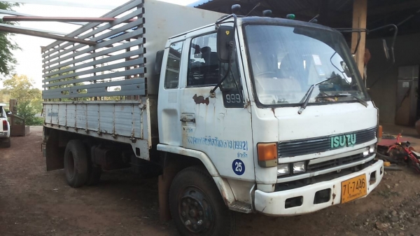 **470,000 บ.ต่อรอง**ขาย6ล้อช่วงยาว ISUZU ROCKY FSR11H 6BD1-165HP ห้างแท้ปี36/93 เครื่องเดิมเกียร์เดิม 165แรง6สูบ แน่นๆ แรงๆ อึดทน เกียร์ใหญ่ทนไม่หลุด ช่วงล่างเดิม คัสซีสวยเดิม ไม่ปะไม่ดาม ไม่มีบวม กระบะต่อใหม่ ยาว5.0ม. พื้นเหล็กตงเหล็กคอกเหล็กกล่องสภาพี พ