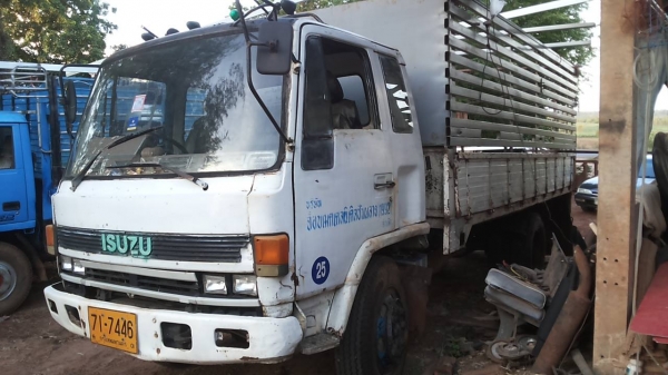 **470,000 บ.ต่อรอง**ขาย6ล้อช่วงยาว ISUZU ROCKY FSR11H 6BD1-165HP ห้างแท้ปี36/93 เครื่องเดิมเกียร์เดิม 165แรง6สูบ แน่นๆ แรงๆ อึดทน เกียร์ใหญ่ทนไม่หลุด ช่วงล่างเดิม คัสซีสวยเดิม ไม่ปะไม่ดาม ไม่มีบวม กระบะต่อใหม่ ยาว5.0ม. พื้นเหล็กตงเหล็กคอกเหล็กกล่องสภาพี พ