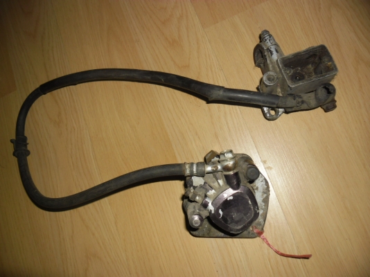 ขายปั๊มล่าง rgv150 เผื่อใครหาอยู่ครับ เก็บไว้นานแล้วไม่มีรถจะใส่