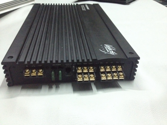 ขายแอมป์ BLAUPUNRT รุ่น V7000  (7ch) สภาพสวยมากๆเสียงดีมากๆหายากเชิญชมได้ครับราคาไม่แพงเลย