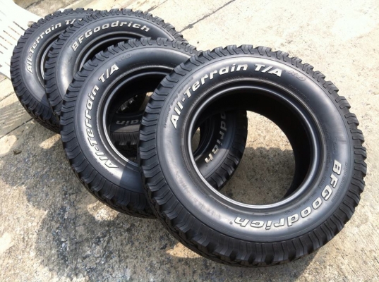 ขายยาง BF Goodrich All-terrain ขนาด 265 70 r16 ปี11 สวยๆ