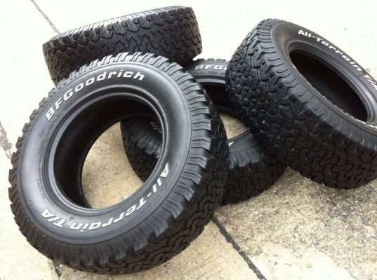 ขายยาง BF Goodrich All-terrain ขนาด 265 70 r16 ปี11 สวยๆ