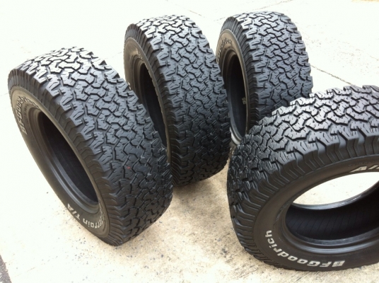 ขายยาง BF Goodrich All-terrain ขนาด 265 70 r16 ปี11 สวยๆ