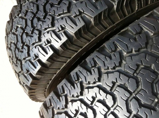 ขายยาง BF Goodrich All-terrain ขนาด 265 70 r16 ปี11 สวยๆ