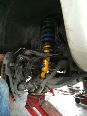 รับแก้ปัญหาช่วงล่าง รถ Pajerosport by Shock Profender