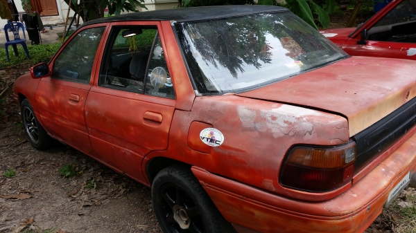 ฟอร์ดเก๋ง 4 ประตู สีแดง เครื่องโตโยต้า 4A หัวฉีด ขาย 19,000 บาท ฟอร์ดเก๋ง 4 ประตู สีแดง เครื่องโตโยต้า 4A หัวฉีด ขาย 19,000 บาท