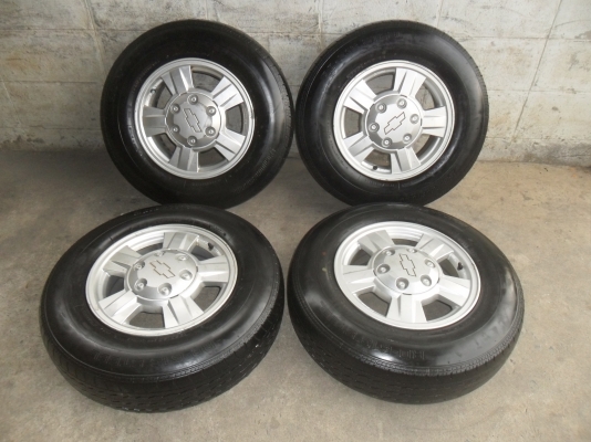 ล้อแม็ก 15นิ้ว 6รู เชฟ พร้อมยาง 195R15ปี11 สวยๆ 4 ล้อ ราคา 6700 บาท