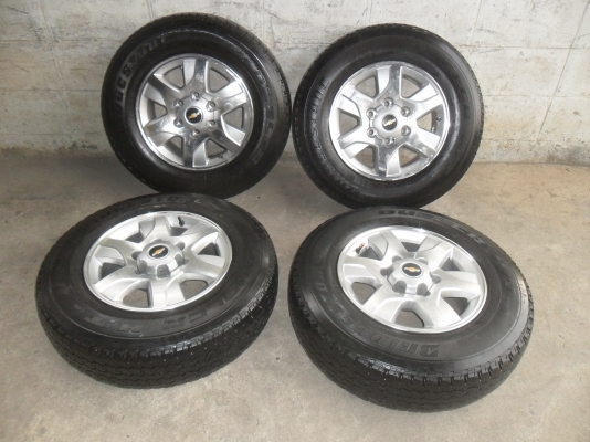 ล้อแม็ก 16นิ้ว 6รู เชฟ พร้อมยาง 205R16ปี11 สวยๆ 4 ล้อ ราคา 6900 บาท