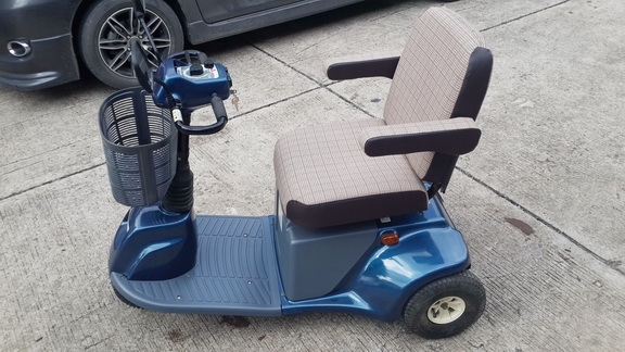 ราคาพิเศษ รถไฟฟ้า 3 ล้อ Suzuki สำหรับคนแก่หรือคนพิการ เพิ่งมาจากญี่ปุ่น