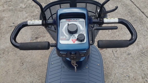 ราคาพิเศษ รถไฟฟ้า 3 ล้อ Suzuki สำหรับคนแก่หรือคนพิการ เพิ่งมาจากญี่ปุ่น