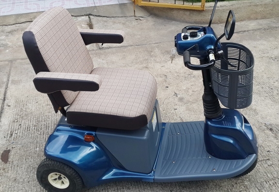 ราคาพิเศษ รถไฟฟ้า 3 ล้อ Suzuki สำหรับคนแก่หรือคนพิการ เพิ่งมาจากญี่ปุ่น