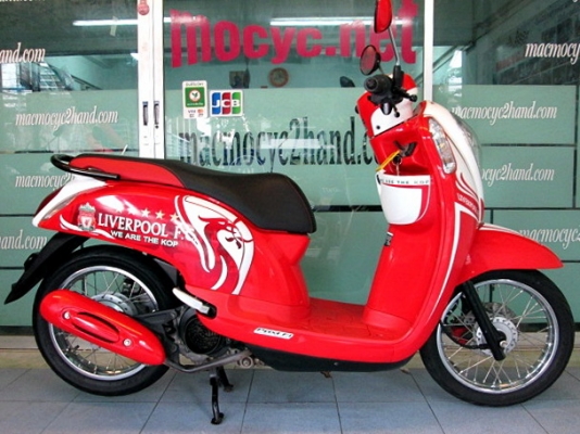 scoopy-i ลิเวอร์พลู รถเดือน ก พ.ปี 56 ไมล์ 6 พันโล รุ่นใหม่ไฟหน้าโปรเจ็คเตอร์ ฟรีค่าโอน แถม 3 รายการ 32900