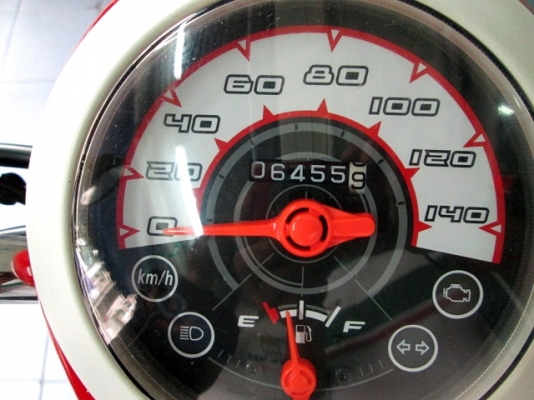 scoopy-i ลิเวอร์พลู รถเดือน ก พ.ปี 56 ไมล์ 6 พันโล รุ่นใหม่ไฟหน้าโปรเจ็คเตอร์ ฟรีค่าโอน แถม 3 รายการ 32900