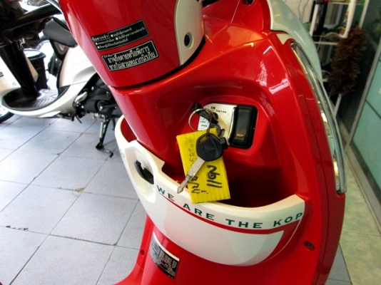 scoopy-i ลิเวอร์พลู รถเดือน ก พ.ปี 56 ไมล์ 6 พันโล รุ่นใหม่ไฟหน้าโปรเจ็คเตอร์ ฟรีค่าโอน แถม 3 รายการ 32900