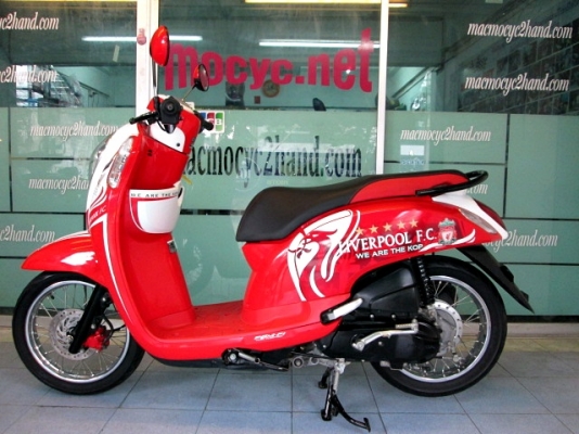 scoopy-i ลิเวอร์พลู รถเดือน ก พ.ปี 56 ไมล์ 6 พันโล รุ่นใหม่ไฟหน้าโปรเจ็คเตอร์ ฟรีค่าโอน แถม 3 รายการ 32900
