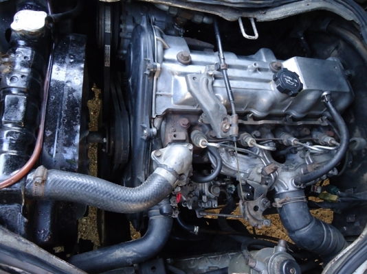 ถตู้  Toyota  hiace  ขับดี    เครื่องดี 2 L  เดิมๆ  แห้ง ๆ เกียร์ดี   เอกสารพร้อมโอน  อัตราเร่งดี  เดินเบาเรียบ ประหยัดครับ