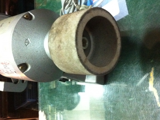 มอเตอร์หินเจียร์แกนคู่ YAMABISHI มีใบเจียร์แบบเพชรติดมาให้ด้วย 1 ใบ (มี2เครื่อง)