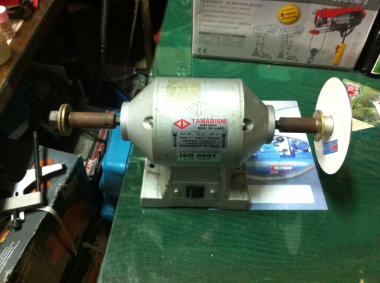 มอเตอร์หินเจียร์แกนคู่ YAMABISHI มีใบเจียร์แบบเพชรติดมาให้ด้วย 1 ใบ (มี2เครื่อง)