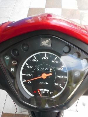 Honda Wave 110 i สีแดง ขาว รถสวยวิ๊ง เครื่องดีมากๆ ประหยัดน้ำมัน Honda Wave 110 i สีแดง ขาว รถสวยวิ๊ง เครื่องดีมากๆ ประหยัดน้ำมัน