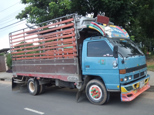 ขาย((335000บาท รถ6ล้ออีซูซุNPR110แรง พร้อมใช้งานคับ