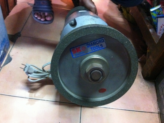 มอเตอร์หินเจียร์แกนคู่ YAMABISHI ตัวใหญ่ มีใบเจียร์แบบเพชรโครงในติดมา 2 ใบ (มี2เครื่อง) มอเตอร์หินเจียร์แกนคู่ YAMABISHI ตัวใหญ่ มีใบเจียร์แบบเพชรโครงในติดมา 2 ใบ (มี2เครื่อง)