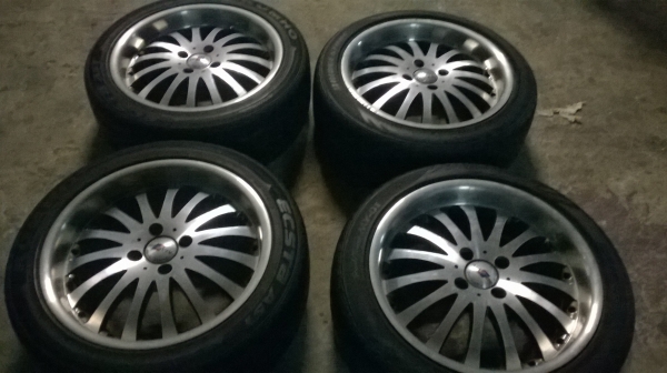 ขายแม็ก 16 4รู100  205/45/R16 พร้อมยางปี11 ดอกดีใช้อีกยาว ไม่คดไม่ดุ้ง ได้ไปคุ้ม ขาย 8900 ติดต่อ คุณ กฤษดา 087-1691151 พระรามเจ็ด