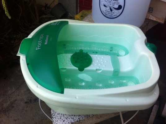 เครื่องทำสปาเท้า National เป็นการช่วยผ่อนคลายเท้าด้วยการทำสปา มีฟองอากาศช่วยการนวด(มี 3 เครื่อง)