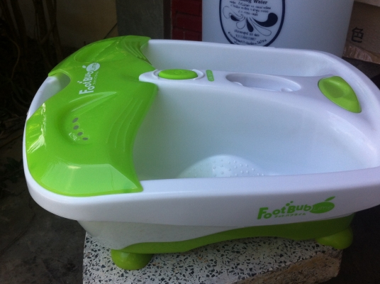 เครื่องทำสปาเท้า National เป็นการช่วยผ่อนคลายเท้าด้วยการทำสปา มีฟองอากาศช่วยการนวด(มี 3 เครื่อง)