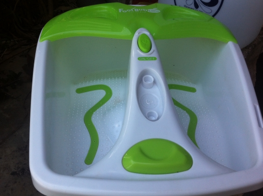 เครื่องทำสปาเท้า National เป็นการช่วยผ่อนคลายเท้าด้วยการทำสปา มีฟองอากาศช่วยการนวด(มี 3 เครื่อง)