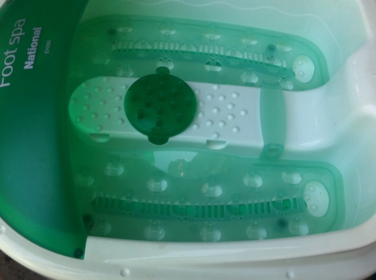เครื่องทำสปาเท้า National เป็นการช่วยผ่อนคลายเท้าด้วยการทำสปา มีฟองอากาศช่วยการนวด(มี 3 เครื่อง)
