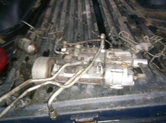 ขาย ปั้ม+หัวฉีด อีซุซุ240  30000B. โทร 086-074-8399 หนุ่ม