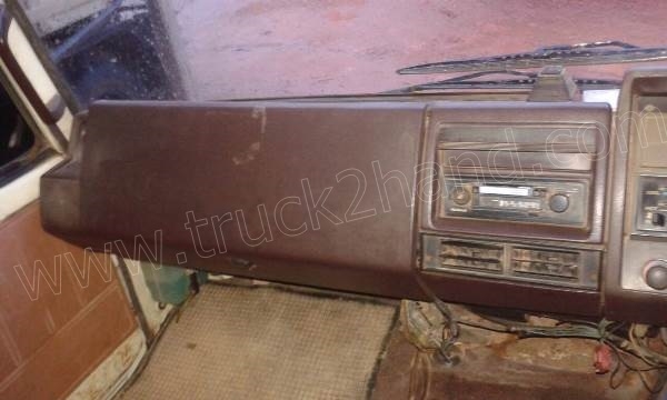 รถบรรทุก 10 ล้อดั้มพ์ FM227 220 แรงม้า