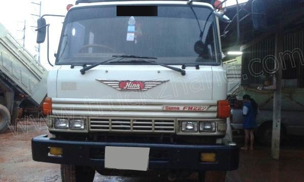 รถบรรทุก 10 ล้อดั้มพ์ FM227 220 แรงม้า