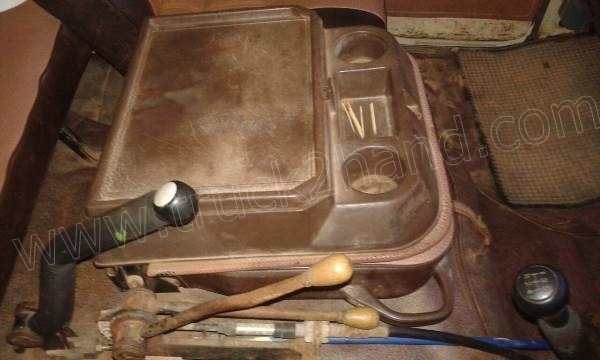 รถบรรทุก 10 ล้อดั้มพ์ FM227 220 แรงม้า