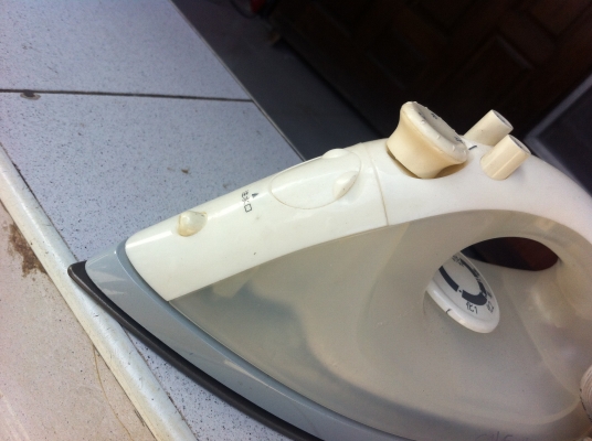 มาก่อนเลือกก่อน เตารีดไอน้ำหลายยี่ห้อ Nation,TOSHIBA,HITASHI ,CAVE, SANYO เคลื่อบให้ลื่นขึ้นและป้องกันการไฟม้ติดเสื้อผ้า