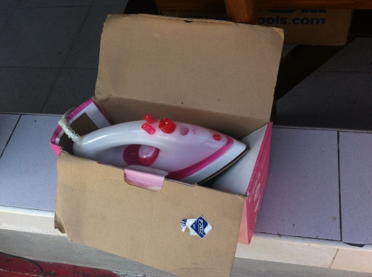 มาก่อนเลือกก่อน เตารีดไอน้ำหลายยี่ห้อ Nation,TOSHIBA,HITASHI ,CAVE, SANYO เคลื่อบให้ลื่นขึ้นและป้องกันการไฟม้ติดเสื้อผ้า