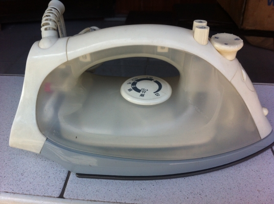 มาก่อนเลือกก่อน เตารีดไอน้ำหลายยี่ห้อ Nation,TOSHIBA,HITASHI ,CAVE, SANYO เคลื่อบให้ลื่นขึ้นและป้องกันการไฟม้ติดเสื้อผ้า