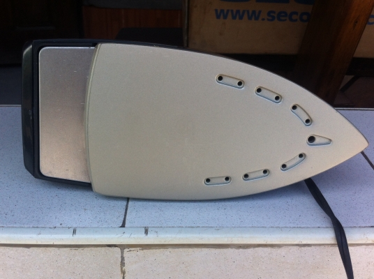 มาก่อนเลือกก่อน เตารีดไอน้ำหลายยี่ห้อ Nation,TOSHIBA,HITASHI ,CAVE, SANYO เคลื่อบให้ลื่นขึ้นและป้องกันการไฟม้ติดเสื้อผ้า