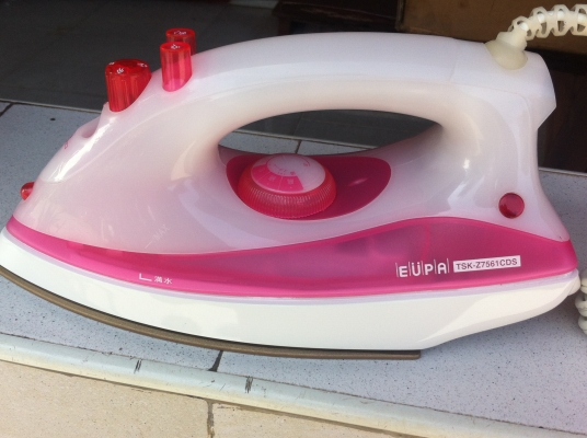 มาก่อนเลือกก่อน เตารีดไอน้ำหลายยี่ห้อ Nation,TOSHIBA,HITASHI ,CAVE, SANYO เคลื่อบให้ลื่นขึ้นและป้องกันการไฟม้ติดเสื้อผ้า