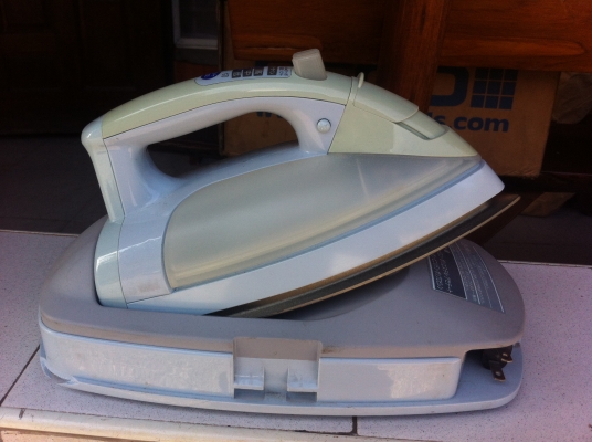 มาก่อนเลือกก่อน เตารีดไอน้ำหลายยี่ห้อ Nation,TOSHIBA,HITASHI ,CAVE, SANYO เคลื่อบให้ลื่นขึ้นและป้องกันการไฟม้ติดเสื้อผ้า